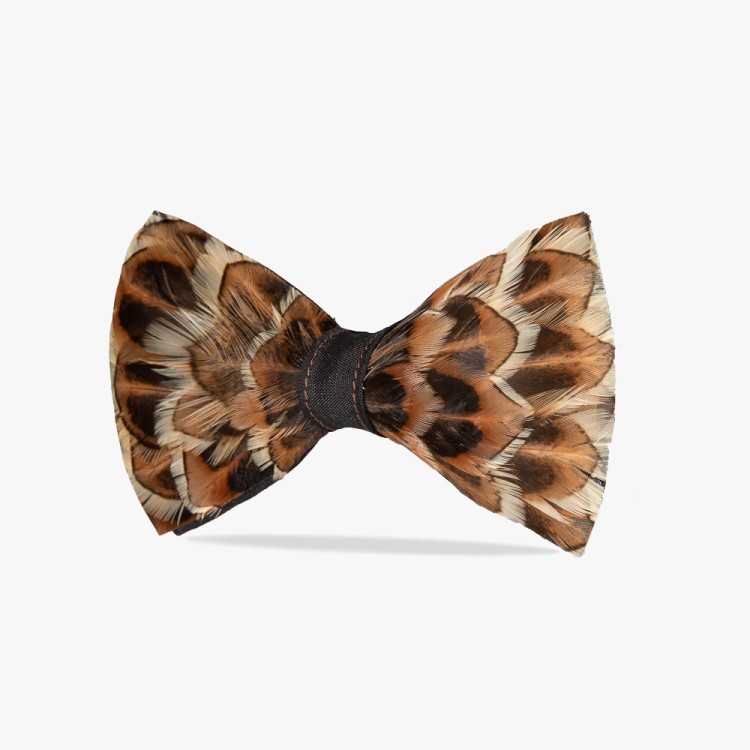 muszka meska z pior luska biala