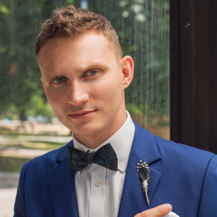 muszka meska skarabeusz niebieska