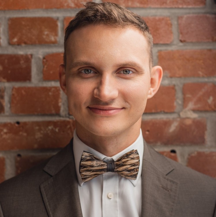 muszka z pior naturalnych demica