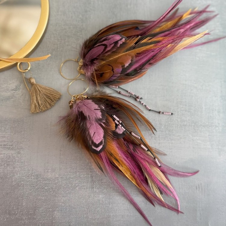 kolczyki z piór Margaret Zuzzo - róż fiolet