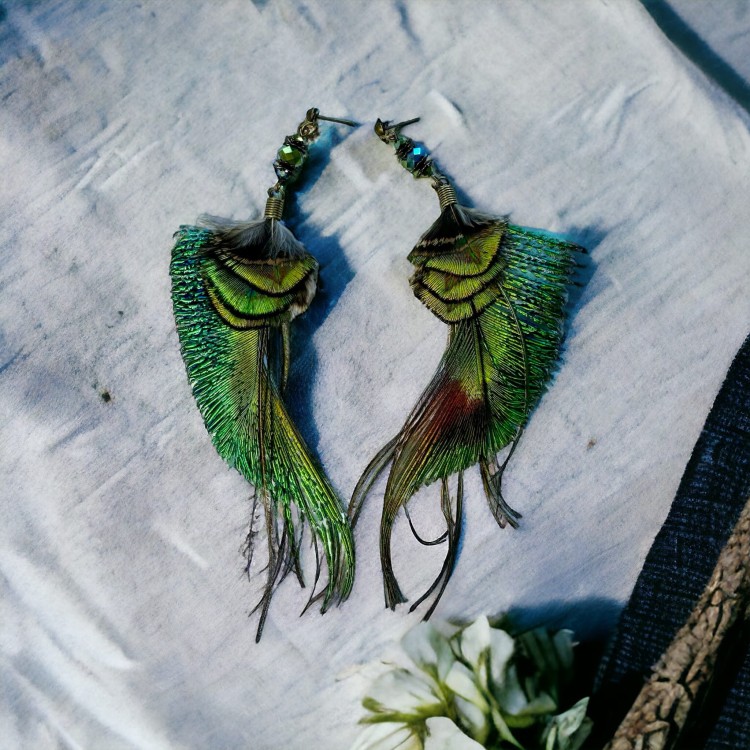 Kolczyki z piór Eva kolczyki z piórami pawia