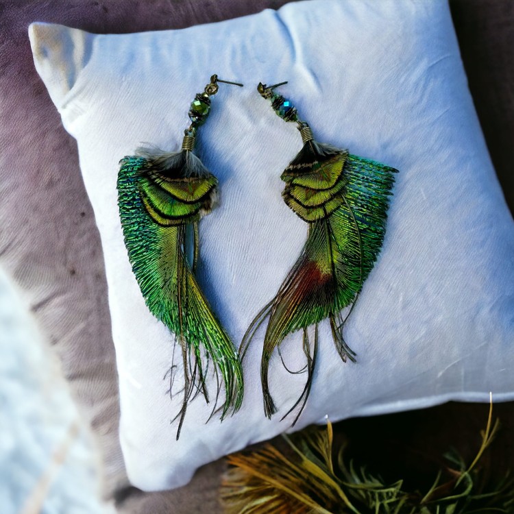 Kolczyki z piór Eva kolczyki z piórami pawia