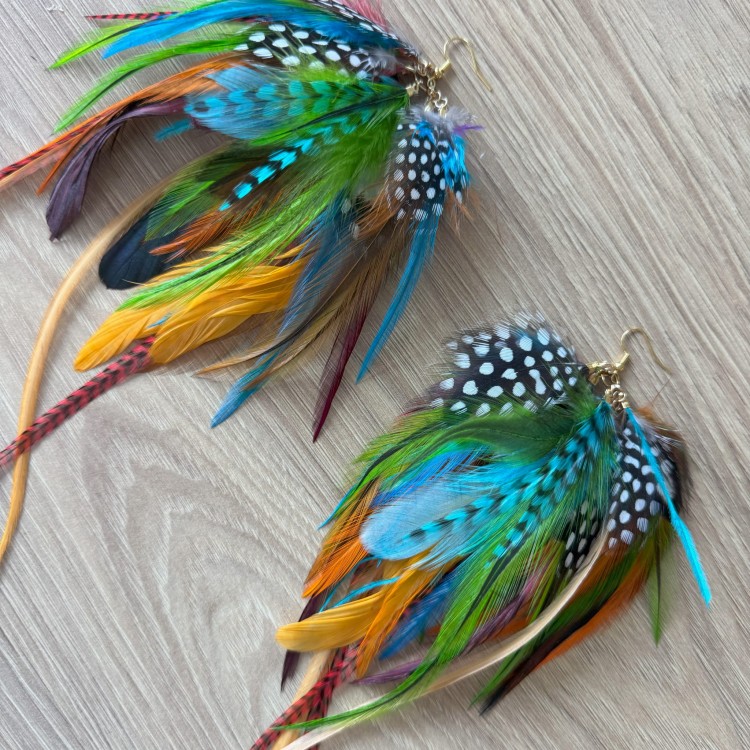 Kolczyki z piór Fija Gold zuzzo kolorowe