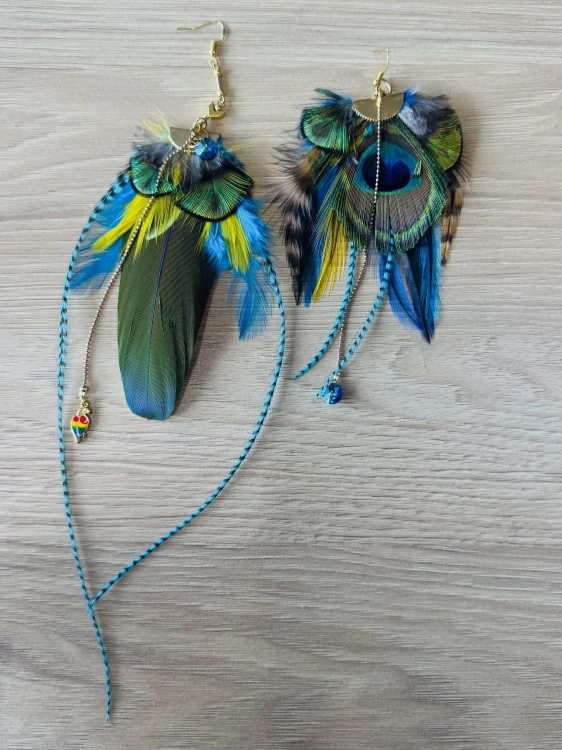 Kolczyki z piór papuga i paw Zuzzo