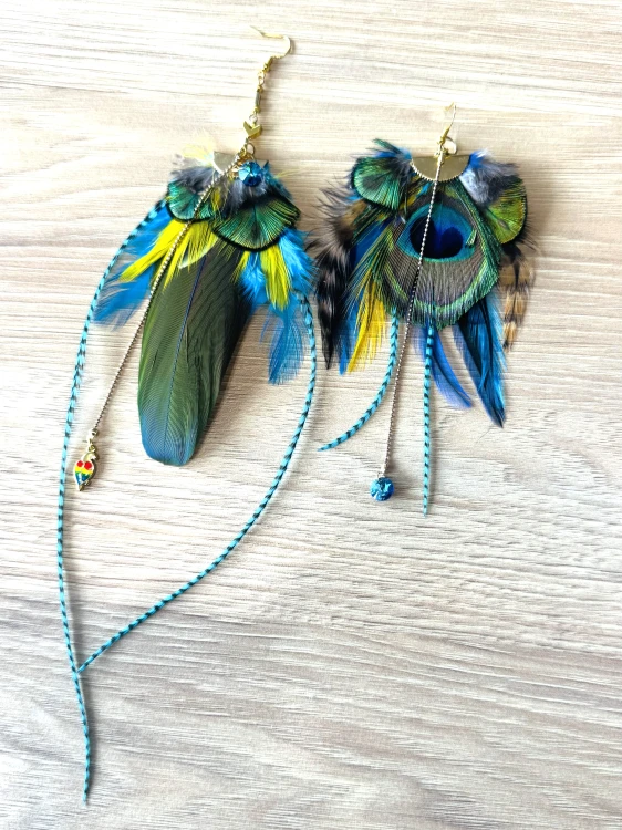 Kolczyki z piór papuga i paw Zuzzo
